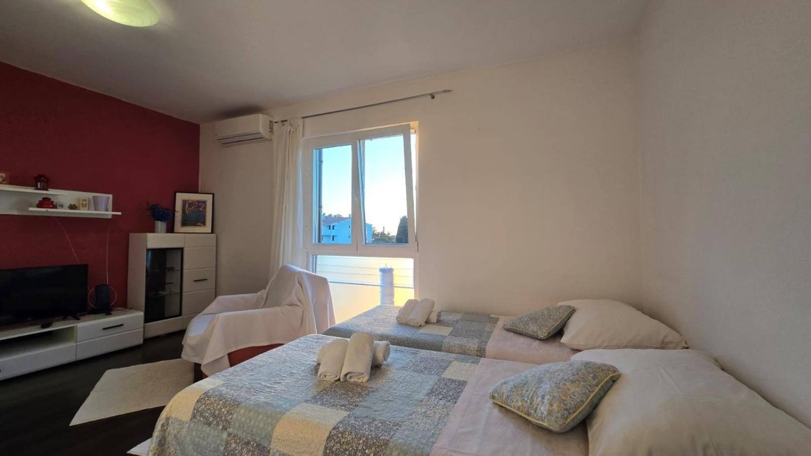 Studio Apartment Ljubica For 2 Persons 150M From The Beach 波雷奇 外观 照片